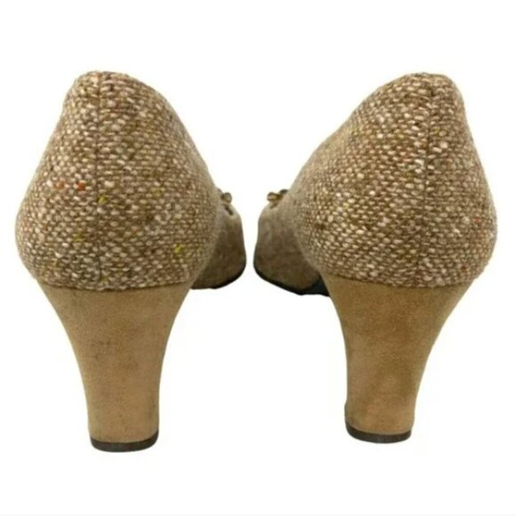 Elegant Brown Heels with Embellished Detail - Picture 3 of 5